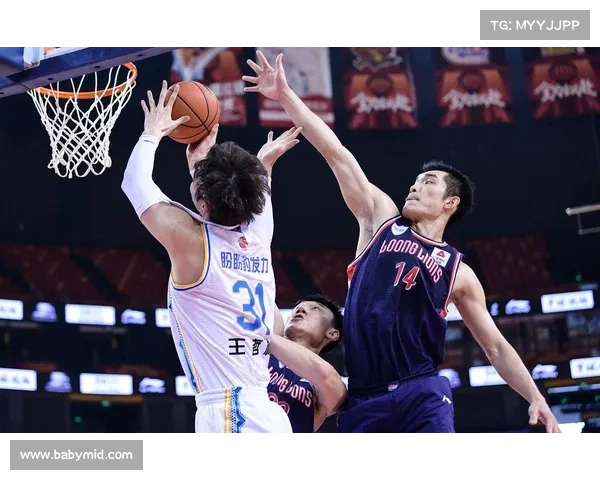 CBA新赛季火热开幕 上海队迎战强敌广东队誓师拼搏争胜